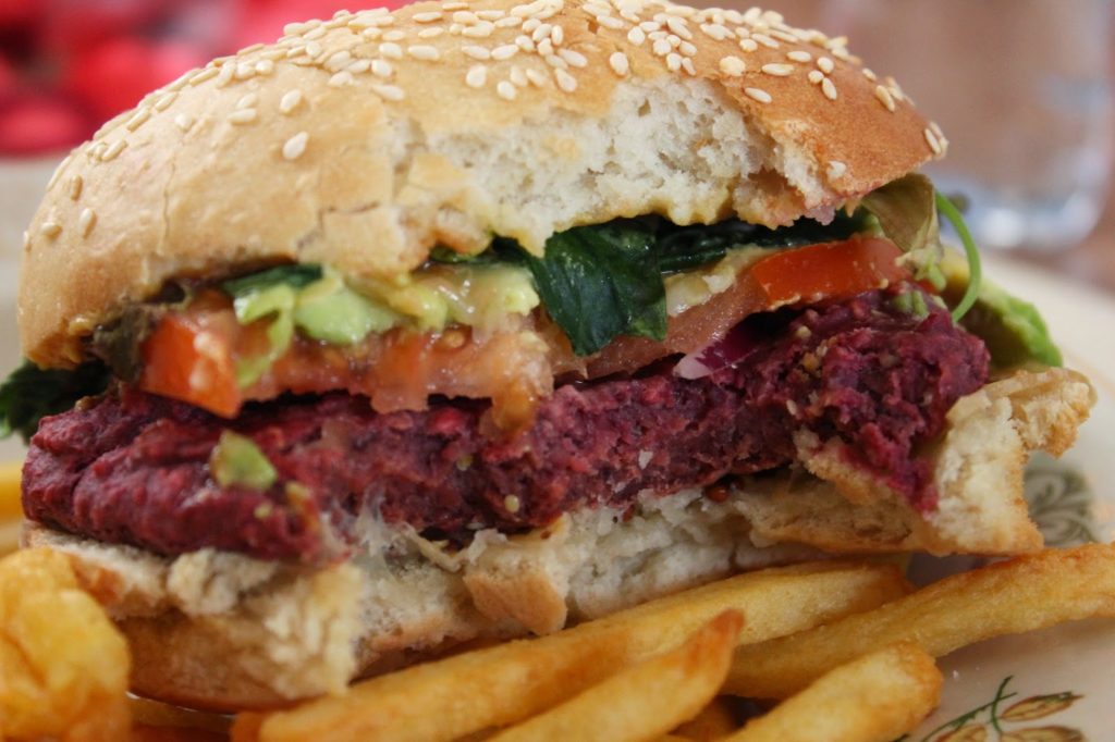 Burger au steak haricot rouge et betterave