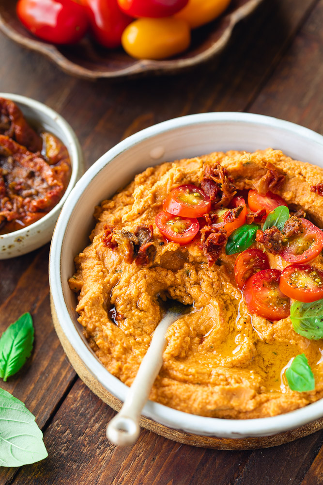 Houmous aux tomates confites