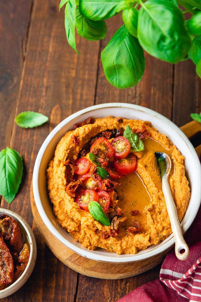 Houmous tomates et basilic